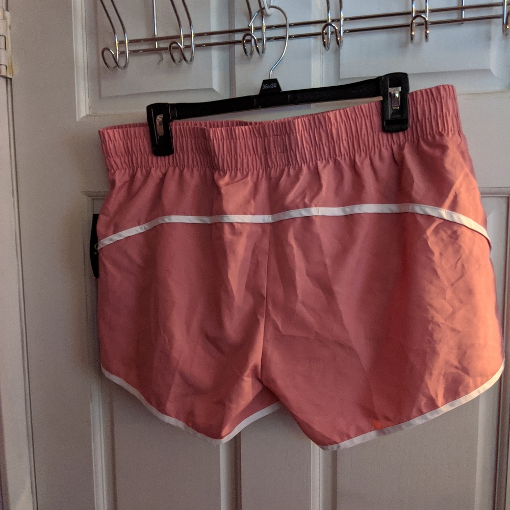 Shorts - Picture 3 of 3